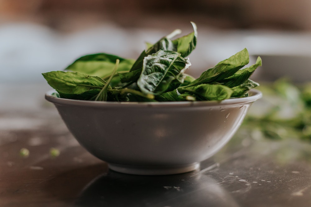 pexels copyright free image - raw spinach